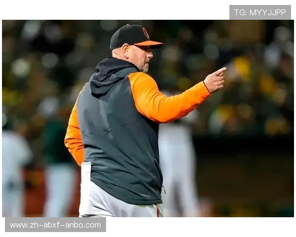 英超阿史东维拉的主教练：球队战术与领导力分析